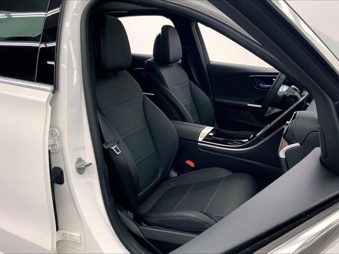 Used 2023 Mercedes-Benz C 300 Sedan image 11