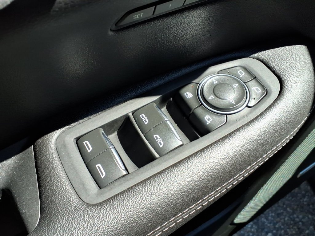 Used 2025 Cadillac XT5 Premium Luxury AWD/4WD image 19