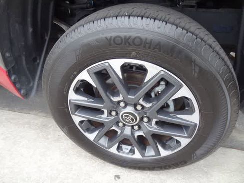 Used 2022 Toyota Tundra Limited AWD/4WD image 26