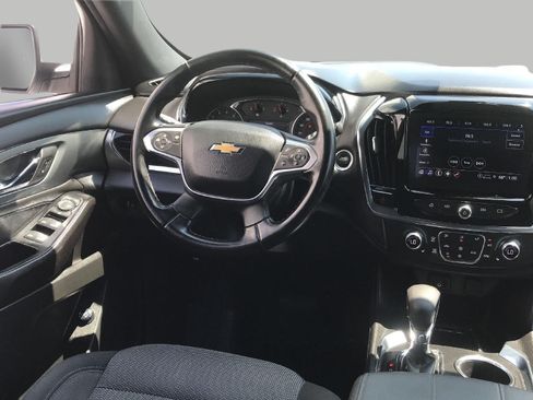Used 2023 Chevrolet Traverse LT AWD/4WD image 5
