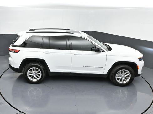 Used 2025 Jeep Grand Cherokee Laredo X image 47