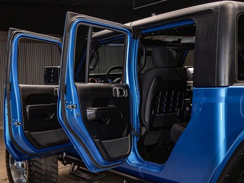 Used 2021 Jeep Gladiator Mojave AWD/4WD image 14