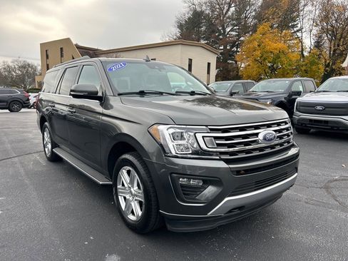 Used 2021 Ford Expedition Max XLT image 3