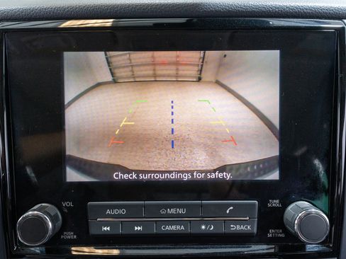 Used 2022 Nissan Titan SV RWD image 19