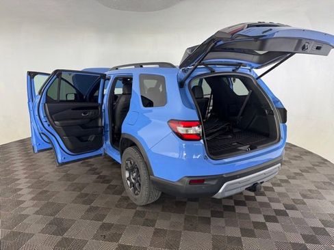 Certified 2025 Honda Pilot TrailSport image 17
