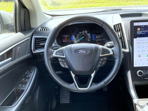 Used 2024 Ford Edge SEL image 11