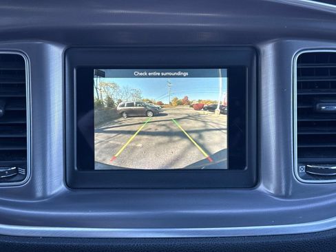 Used 2022 Dodge Charger SXT image 10