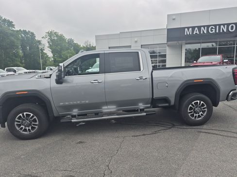 Used 2026 GMC Sierra 2500 SLT w/ SLT Premium Package AWD/4WD image 2
