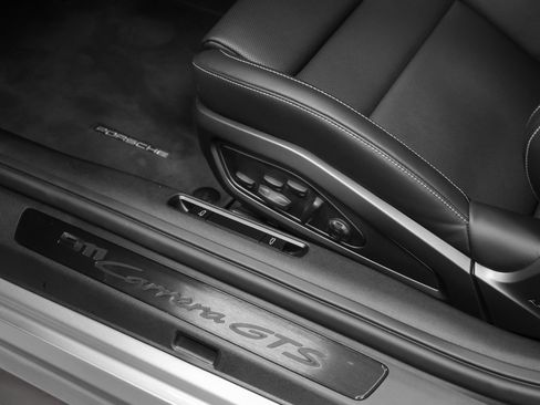 Certified 2026 Porsche 911 Carrera GTS RWD image 37