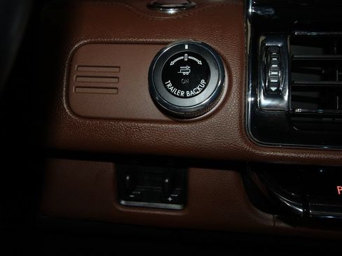 Used 2024 Lincoln Navigator Reserve AWD/4WD image 17
