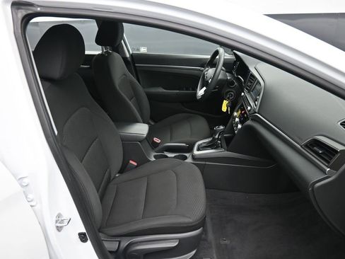 Used 2020 Hyundai Elantra SE w/ Cargo Package (C1) image 24
