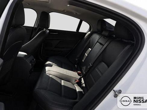 Used 2019 Jaguar XE Prestige AWD/4WD image 12