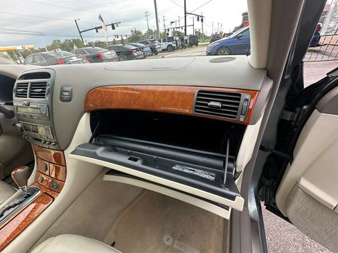 Used 2001 Lexus LS 430 RWD image 38