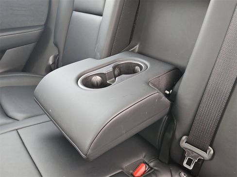 Used 2020 Tesla Model Y Long Range image 30