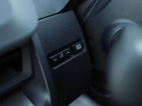 Used 2024 Toyota Prius XLE image 19