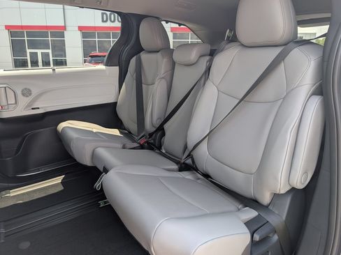 New 2026 Toyota Sienna XLE FWD image 24