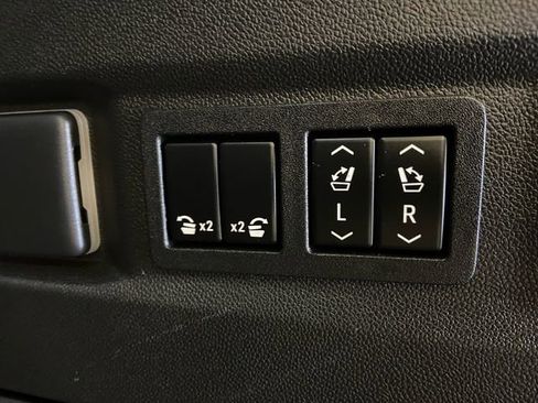 Used 2022 GMC Yukon Denali image 21