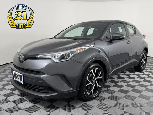 Used 2018 Toyota C-HR XLE FWD image 1