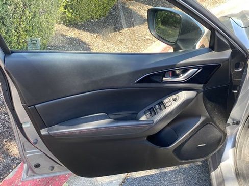 Used 2016 MAZDA MAZDA3 s Touring FWD image 12