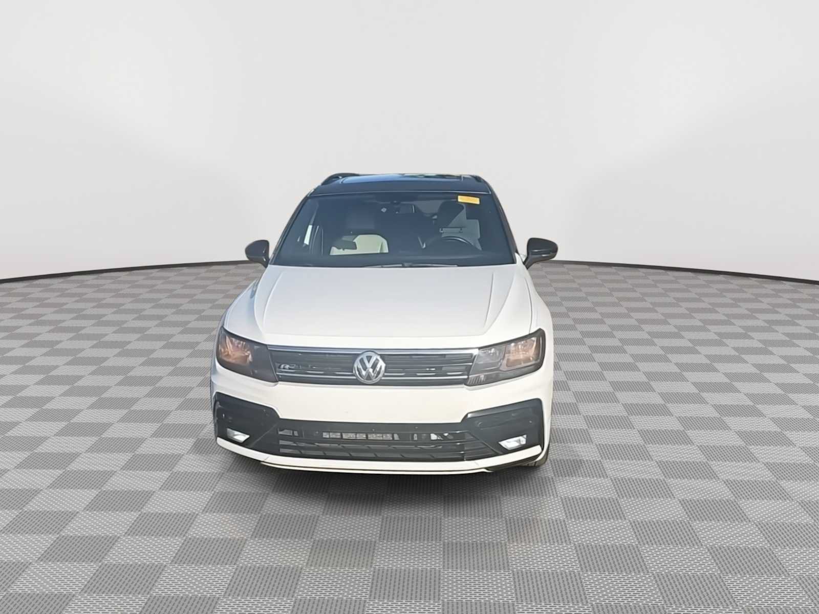 Used 2021 Volkswagen Tiguan SE R-Line FWD image 3