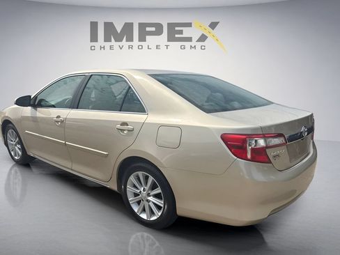 Used 2012 Toyota Camry XLE FWD image 3