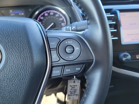 Used 2020 Toyota Camry SE FWD image 19
