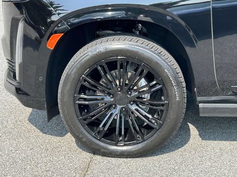 Certified 2024 Cadillac Escalade Sport Platinum w/ LPO, ONYX Package AWD/4WD image 9