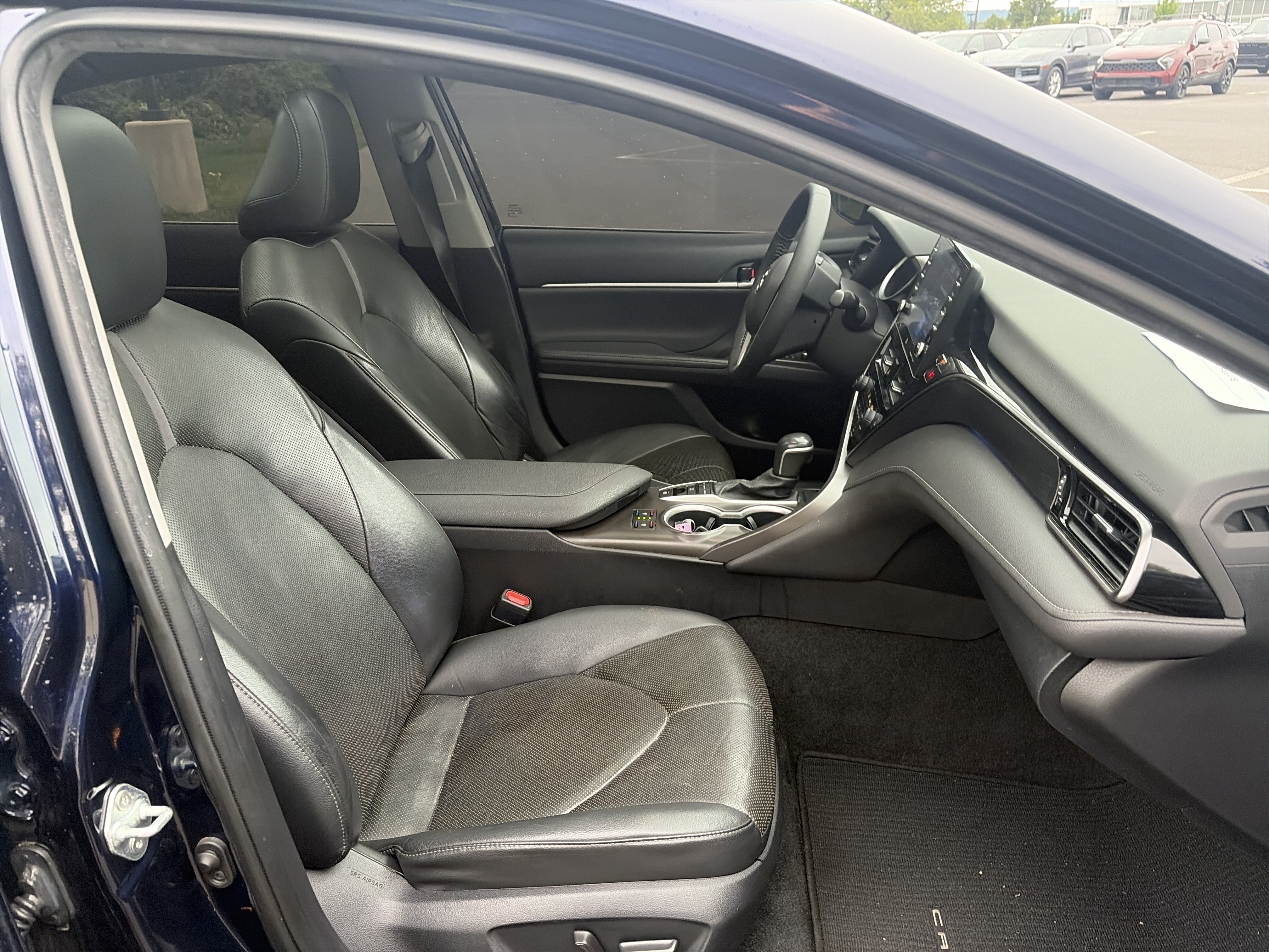 Used 2022 Toyota Camry XLE w/ Navigation Package FWD image 26