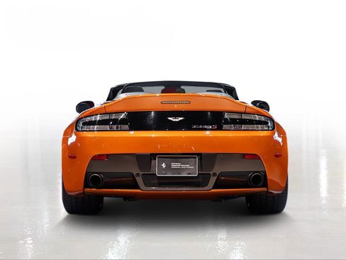 Used 2015 Aston Martin V12 Vantage S image 11