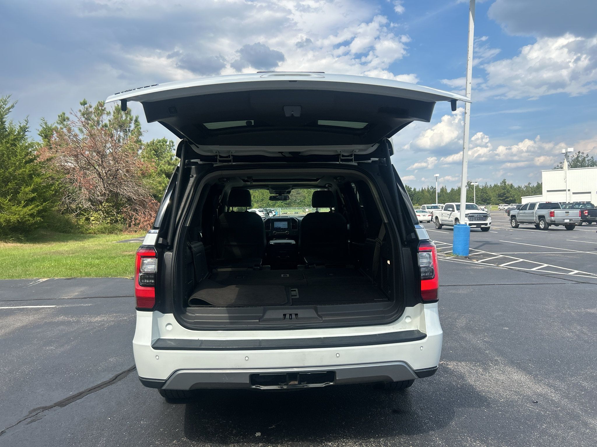 Used 2021 Ford Expedition Limited RWD image 16