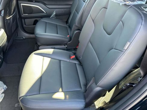 New 2025 Kia Telluride S image 19