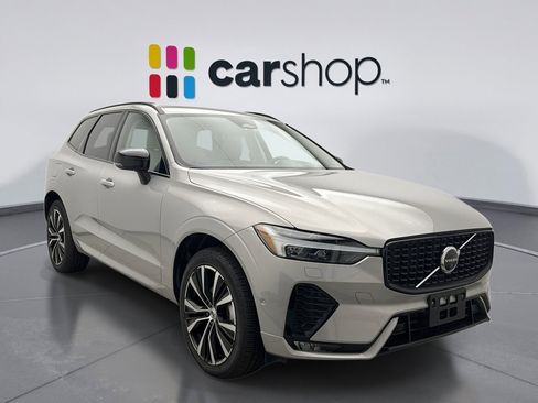 Used 2025 Volvo XC60 B5 Ultra w/ Climate Package image 4