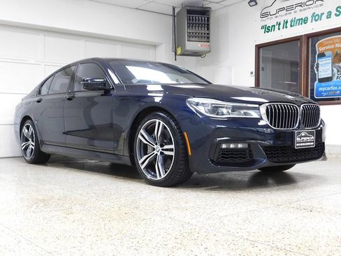 Used 2019 BMW 750i xDrive AWD/4WD image 3
