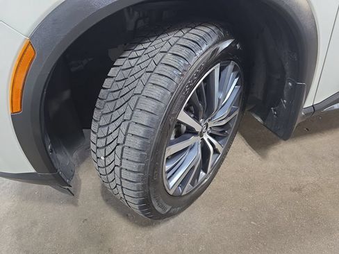 Used 2023 INFINITI QX60 Sensory AWD/4WD image 31