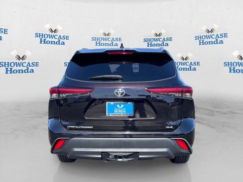 Used 2021 Toyota Highlander XLE FWD image 7
