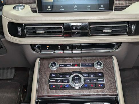 Used 2020 Lincoln Aviator Reserve w/ Equipment Group 202A image 18