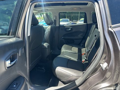 Used 2021 Jeep Compass Latitude w/ Sun and Sound Group AWD/4WD image 13