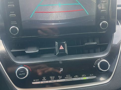 Used 2020 Toyota Corolla LE image 14