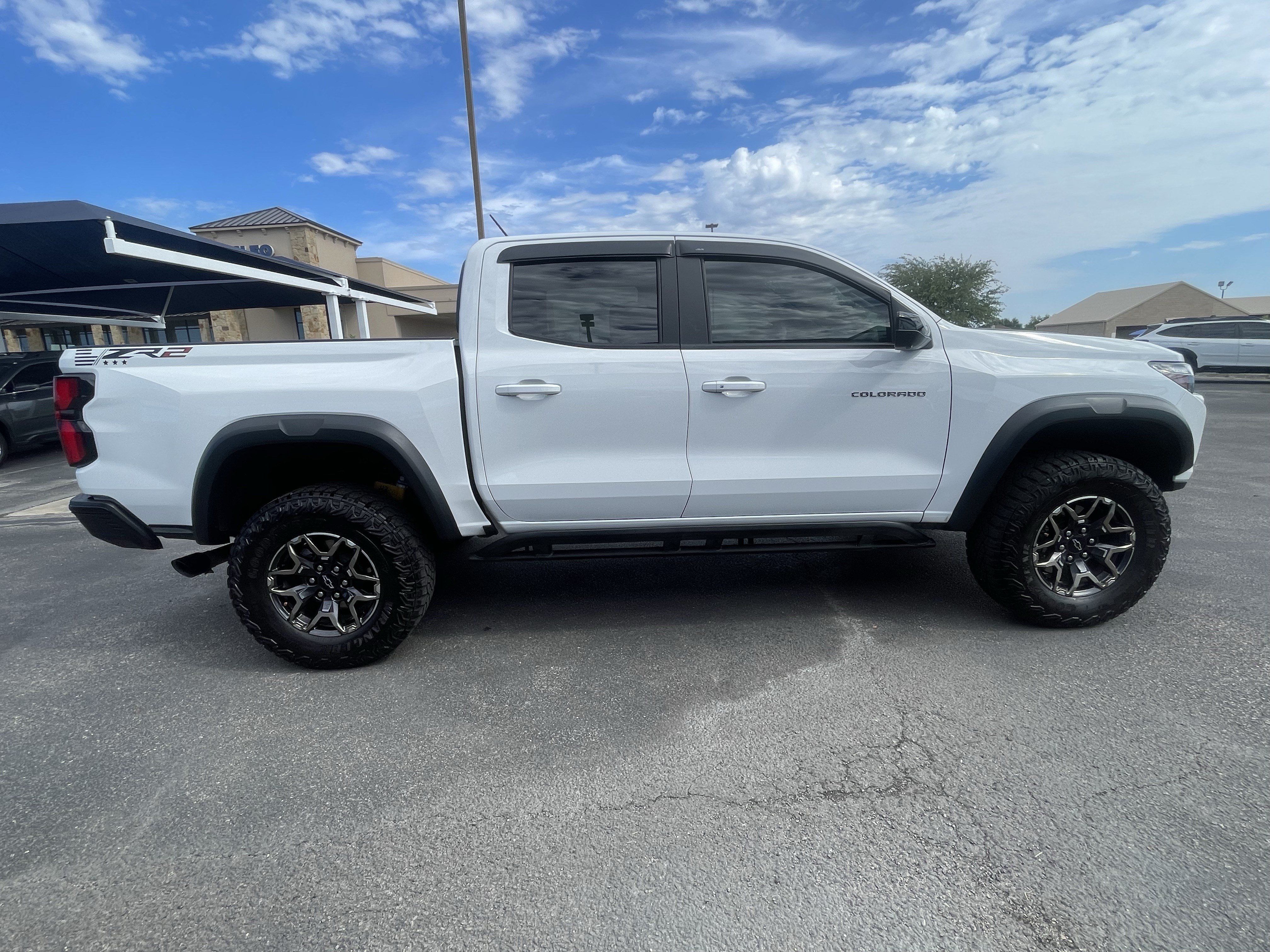 Used 2024 Chevrolet Colorado ZR2 w/ ZR2 Convenience Package III AWD/4WD image 8