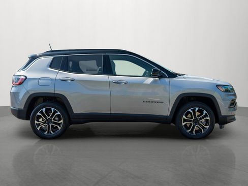 Used 2023 Jeep Compass Limited w/ Sun and Sound Group AWD/4WD image 8