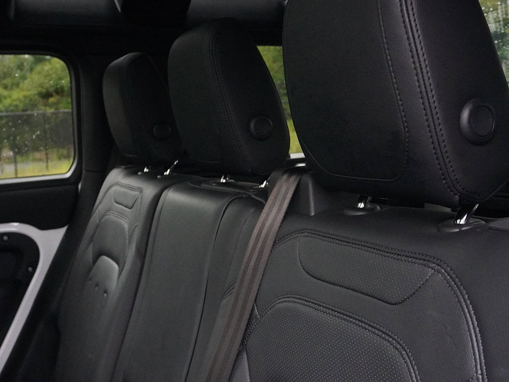Used 2022 Land Rover Defender 110 SE AWD/4WD image 41