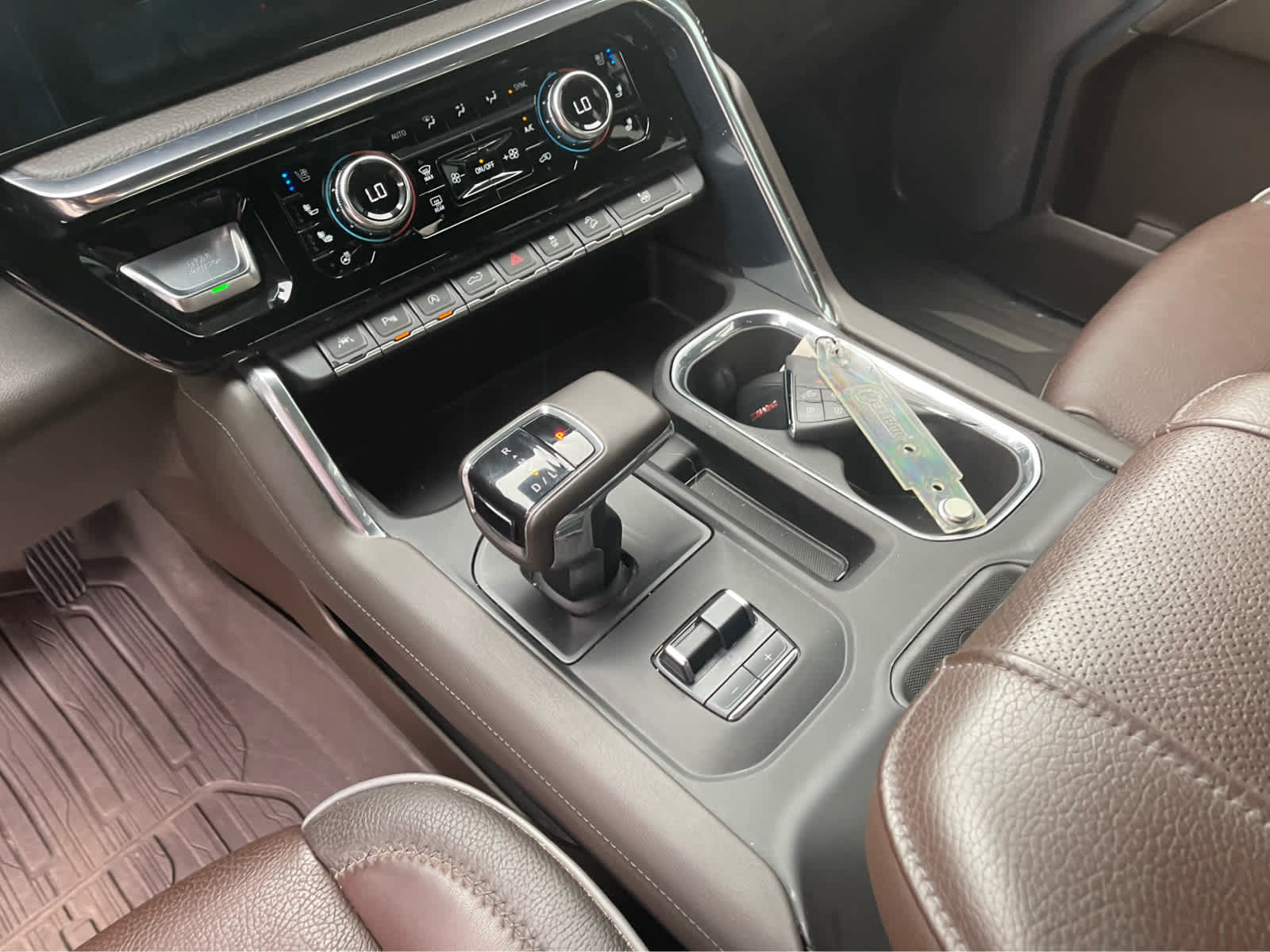 Used 2024 GMC Sierra 1500 Denali AWD/4WD image 17