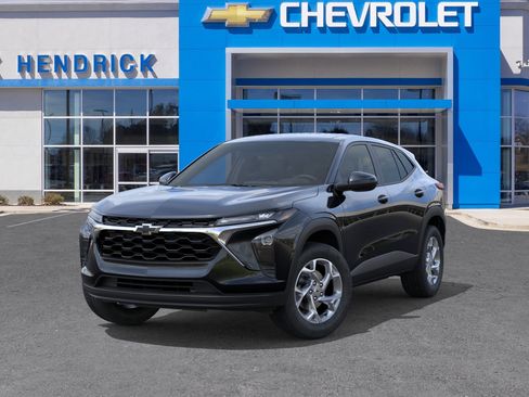 New 2026 Chevrolet Trax LS w/ LS Convenience Package FWD image 8