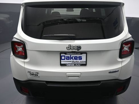 Used 2020 Jeep Renegade Latitude w/ Cold Weather Group image 29