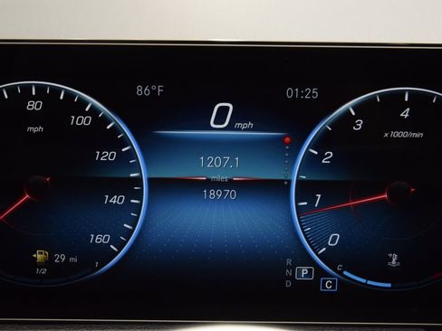 Used 2023 Mercedes-Benz GLB 250 image 26
