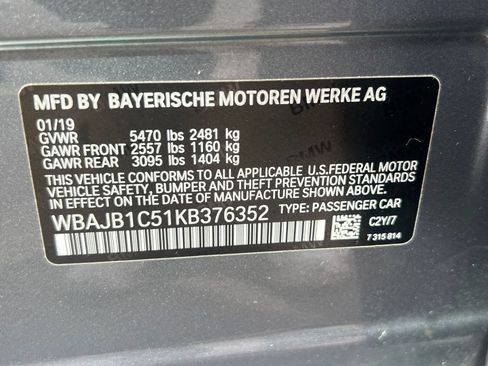 Used 2019 BMW 530e xDrive w/ Convenience Package AWD/4WD image 32