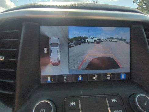 Certified 2023 GMC Acadia SLT w/ Technology Package FWD image 15