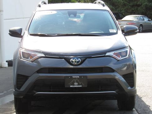 Certified 2018 Toyota RAV4 LE AWD/4WD image 3