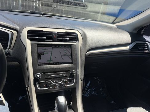 Used 2016 Ford Fusion SE w/ Equipment Group 502A FWD image 12