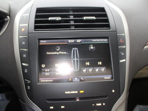 Used 2013 Lincoln MKZ Base image 32